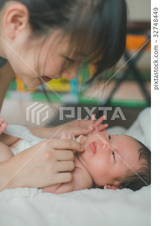 baby, infant, mother and child 32748449