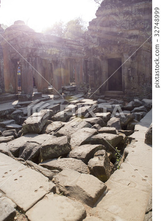temple Preah Khan ruins(12th Century) in Angkor Wa 32748999