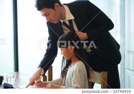 Home Study Girl Studying in Dining Home Study Girl Studying in Dining 32749439