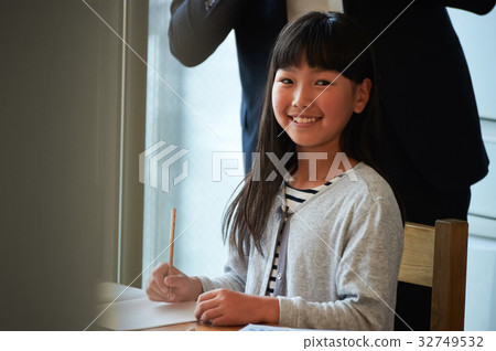 Home Study Girl Studying in Dining Home Study Girl Studying in Dining 32749532