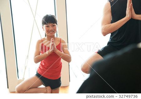 Yoga pose parent and child 32749736