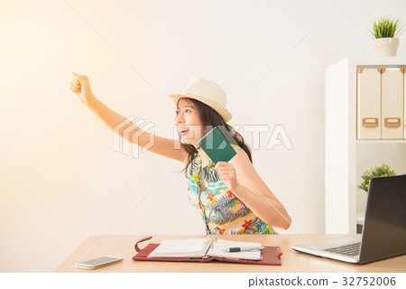 Happy asian going to escape job Happy asian going to escape job 32752006