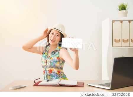 business woman got the blank air tickets business woman got the blank air tickets 32752008