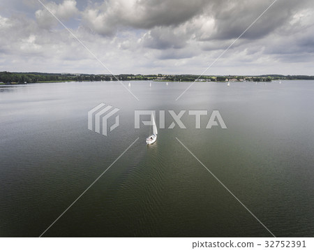 Aerial view of green islands on the lake in Poland 32752391
