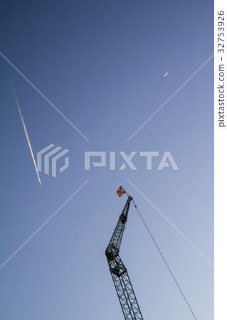 Contrails and crescents and cranes 32753926