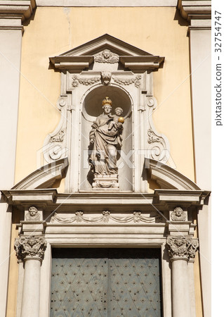 Statue of Virgin Mary Vienna Statue of Virgin Mary Vienna 32754747