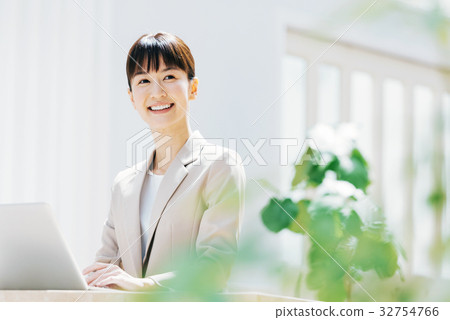Business woman Business woman 32754766