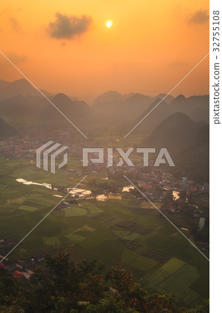 mountain in Bac Son, Vietnam. mountain in Bac Son, Vietnam. 32755108