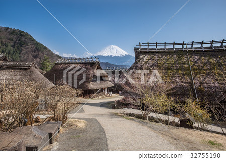 Iyashi-no-sato village with Mt. Fuji in Japan. 32755190