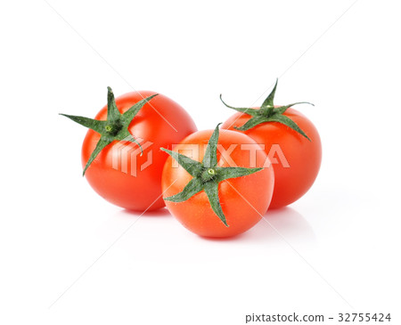 Tomato isolated on white background 32755424