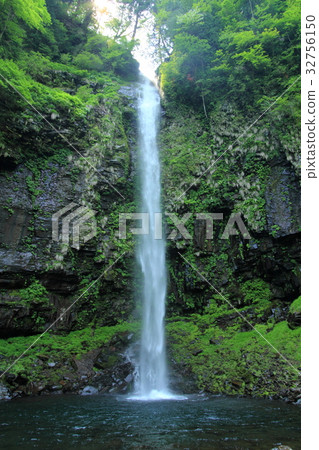 Amitabha Falls 32756150