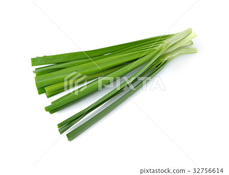 garlic chives (leek) isolated on white background 32756614