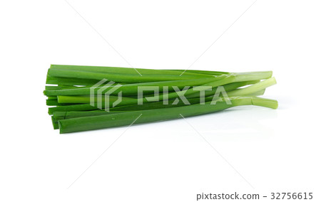 garlic chives (leek) isolated on white background 32756615