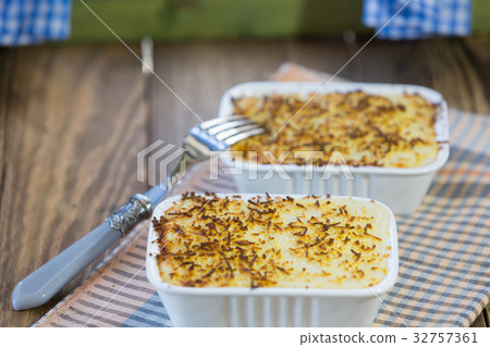 Cannelloni meat 32757361