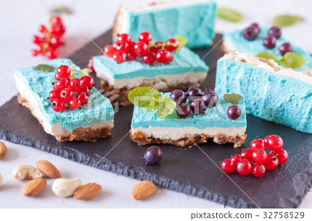 Blue raw vegan cheesecake Blue raw vegan cheesecake 32758529