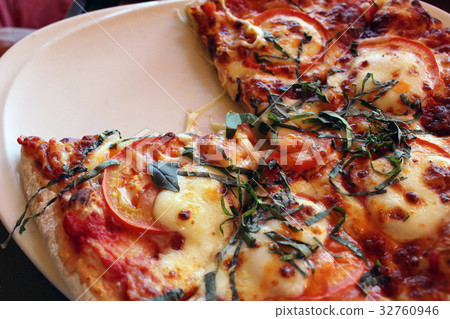 Pizza Pizza 32760946