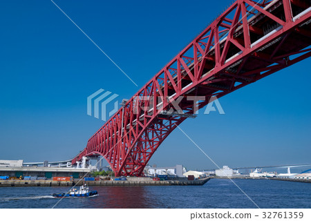 A red bridge over the Port of Osaka (Port Ohashi) 32761359
