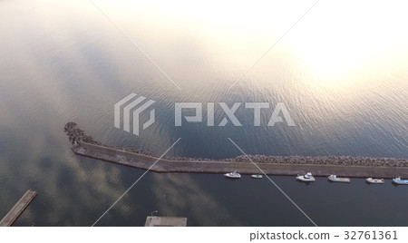 "The tip of a fishing port / dike" taken from the sky with a drone (Hokkaido Shari-gun, Shari-cho, Hokkaido) "The tip of a fishing port / dike" taken from the sky with a drone (Hokkaido Shari-gun, Shari-cho, Hokkaido) 32761361