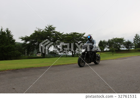 Male motorcycle 32761531