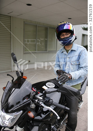 Male motorcycle Male motorcycle 32761539