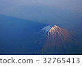 Early summer Fuji seen from the sky Early summer Fuji seen from the sky 32765413