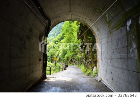 Kurobe Canyon Oku Kaneyama Tunnel 32765648