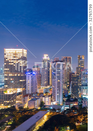 Cityscape view of modern office business building 32765799