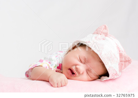 Portrait of adorable baby girl with hat 32765975