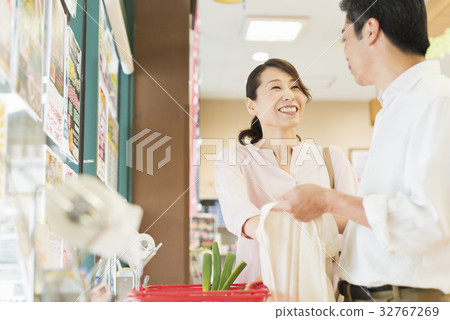 超市中間情侶客戶 32767269