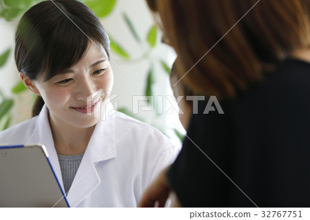 Medical, pediatrician image, pediatric care Medical, pediatrician image, pediatric care 32767751