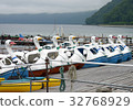 Large number of swan boats in Lake Shikotsu 32768929
