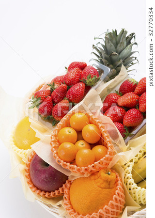 Fruit platter 32770334