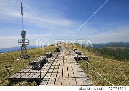 在德島縣的肯山山頂的觀點 32773824