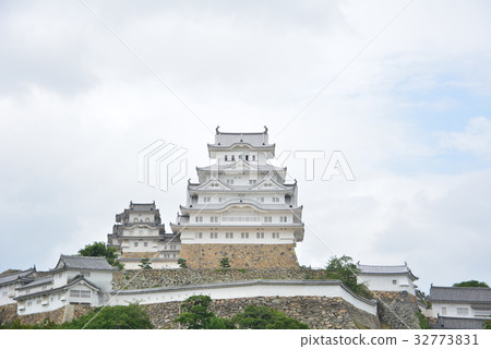 Himeji castle   32773831