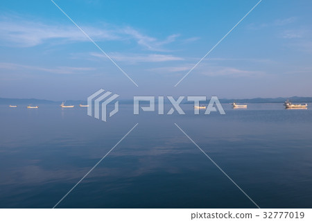 薩羅瑪湖的晚上風景 32777019