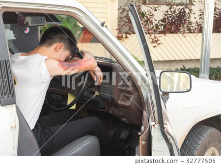 patient Injury upper arm in car patient Injury upper arm in car 32777505