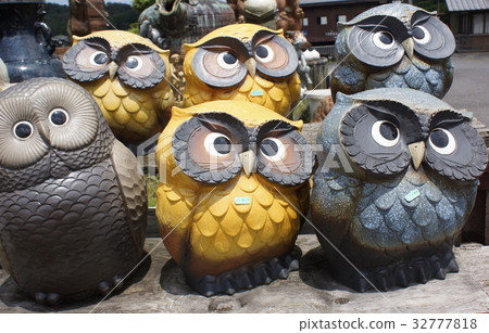 Owl figurine material for new year's cards Owl figurine material for new year's cards 32777818