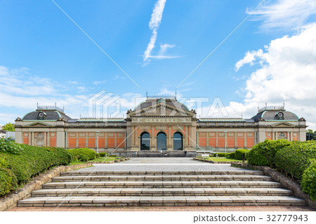 Kyoto National Museum 32777943