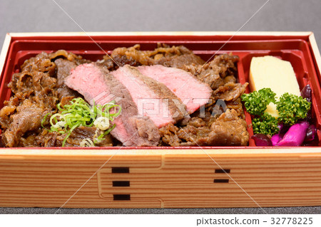 美味的燒烤午餐 32778225