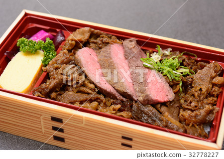 美味的燒烤午餐 美味的燒烤午餐 32778227