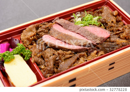 美味的燒烤午餐 美味的燒烤午餐 32778228