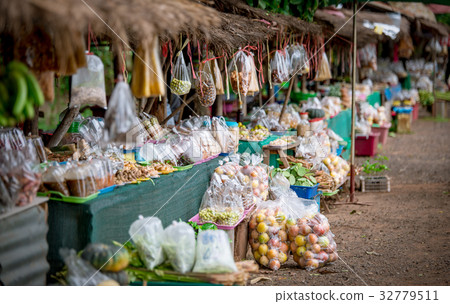 roadside stall 32779511