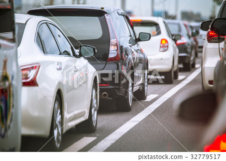 urban traffic jam urban traffic jam 32779517