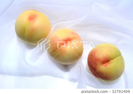 peach peach 32781409