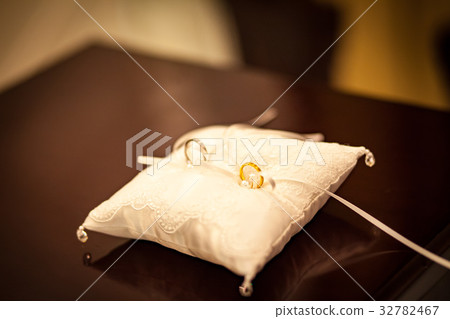 Bridal material image 32782467
