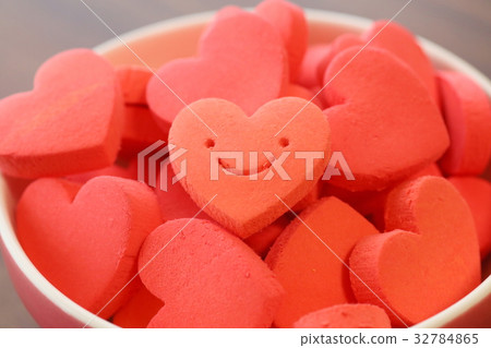 Heart objects 32784865