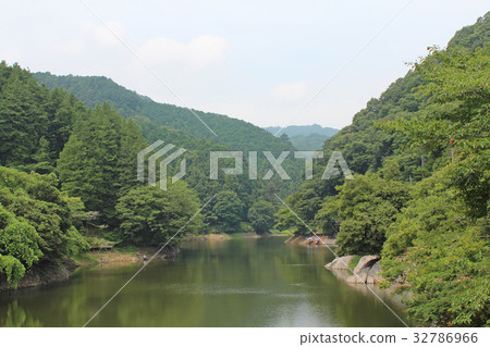 Lake Aibakita Saitama in early summer 32786966