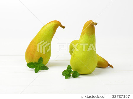 three yellow pears three yellow pears 32787397