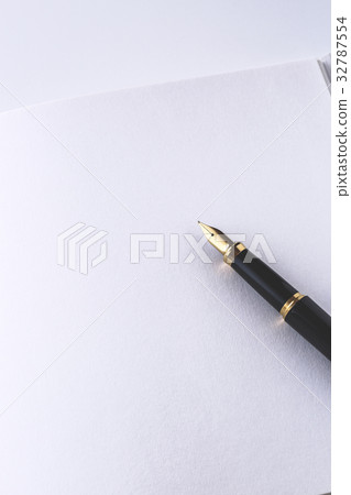 White notebook and fountain pen White notebook and fountain pen 32787554