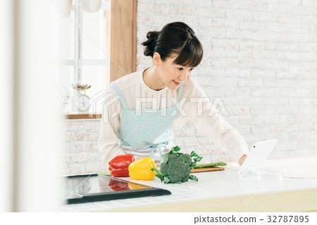 廚房的女人 廚房的女人 32787895